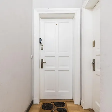 Wilson Park Homely With Mezzanine By Bookinghost