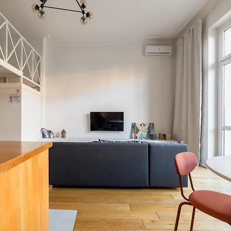 Wilson Park Homely With Mezzanine By Bookinghost *