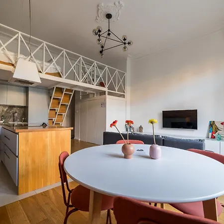 Wilson Park Homely With Mezzanine By Bookinghost