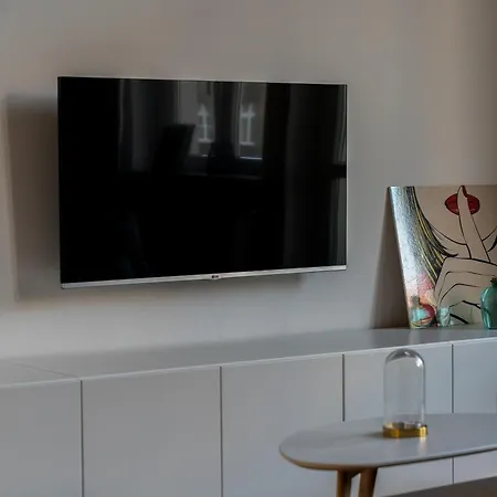 Wilson Park Homely With Mezzanine By Bookinghost