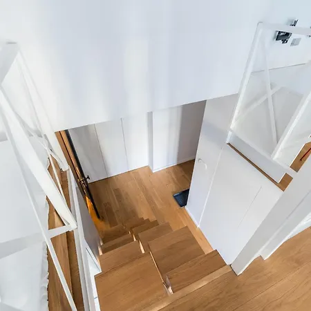 Wilson Park Homely With Mezzanine By Bookinghost 포즈난