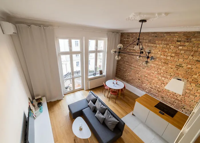 Wilson Park Homely With Mezzanine By Bookinghost *